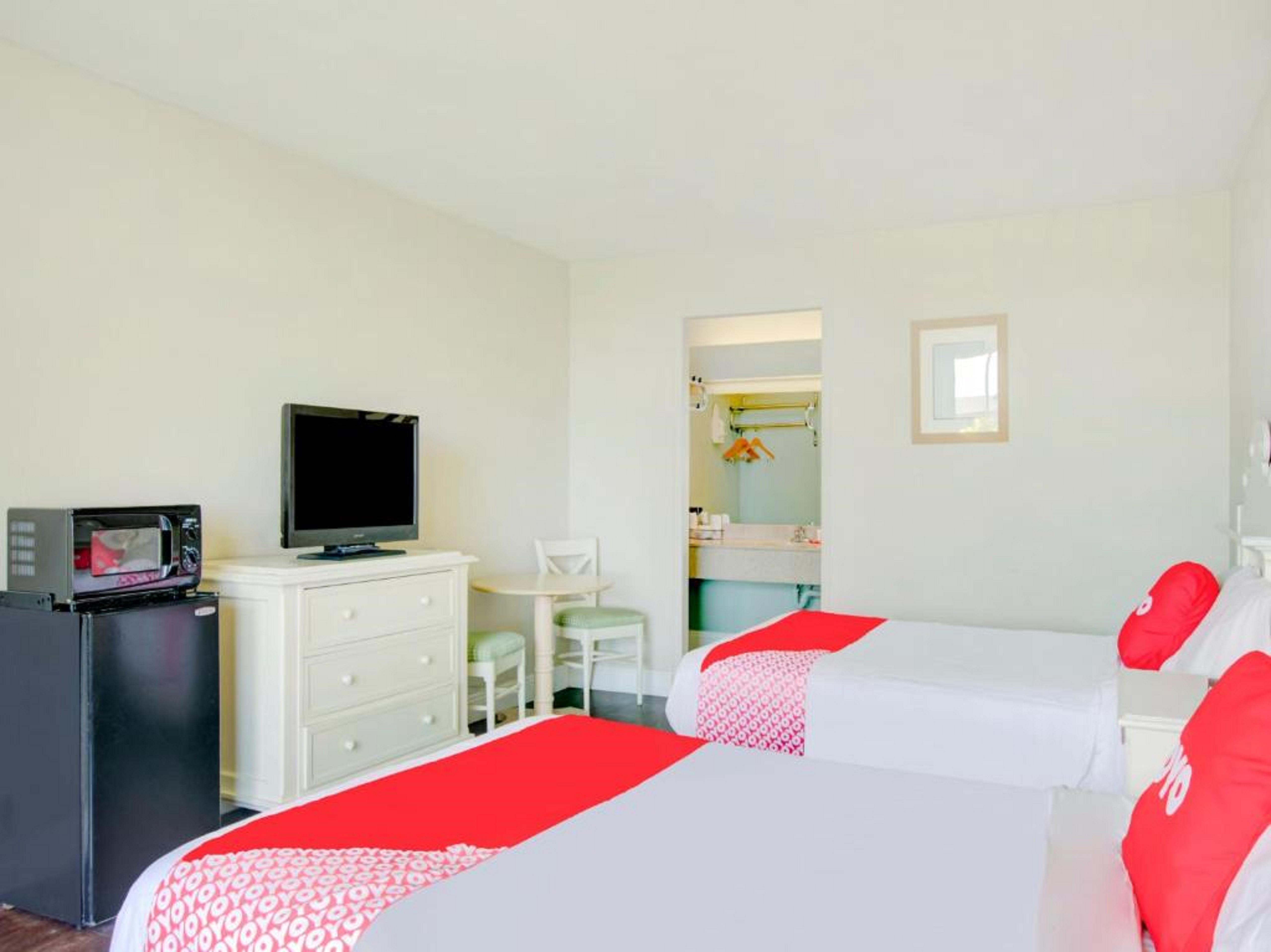Oyo Hotel Dundee By Crystal Lake Zewnętrze zdjęcie