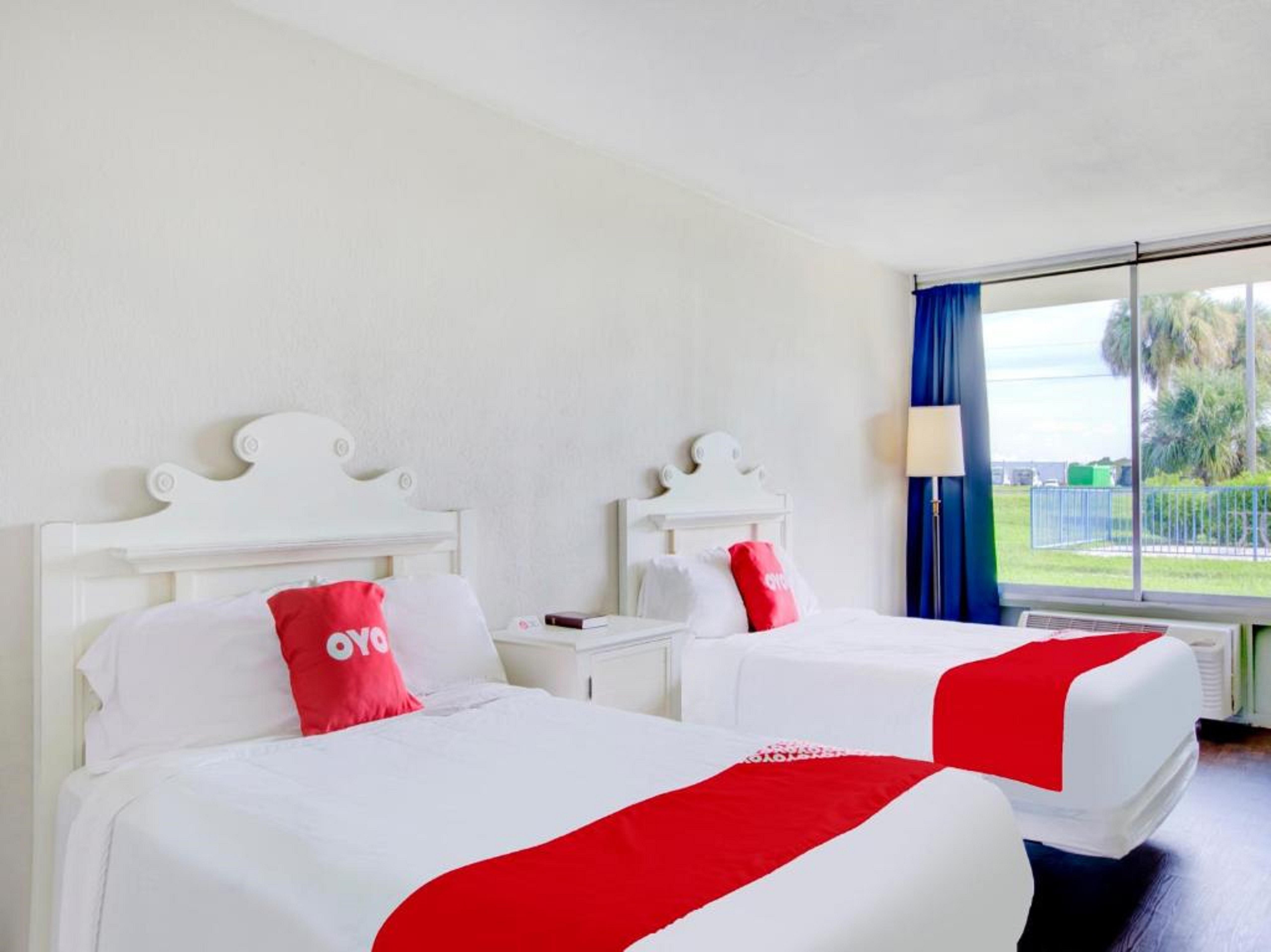 Oyo Hotel Dundee By Crystal Lake Zewnętrze zdjęcie