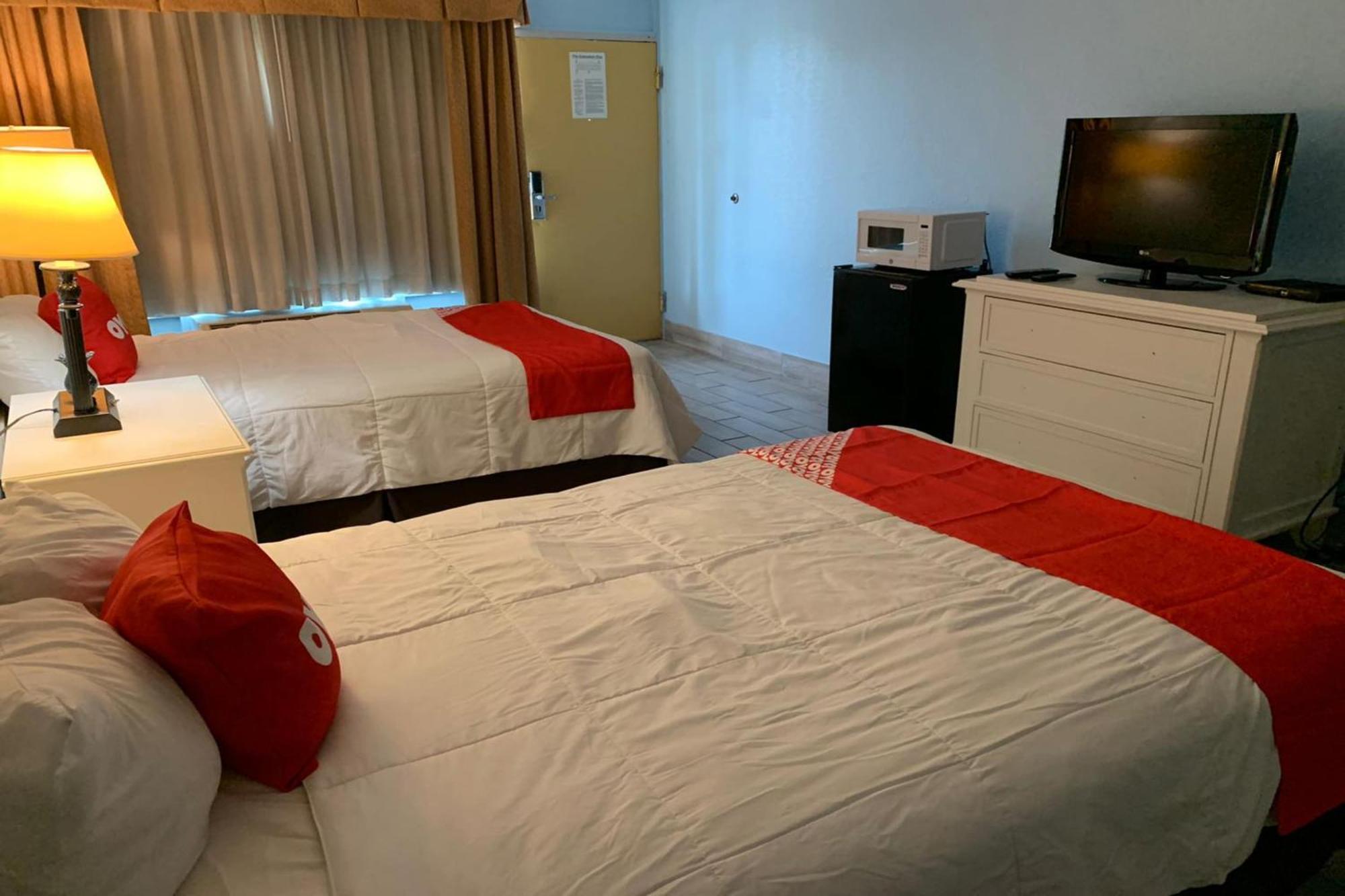 Oyo Hotel Dundee By Crystal Lake Zewnętrze zdjęcie
