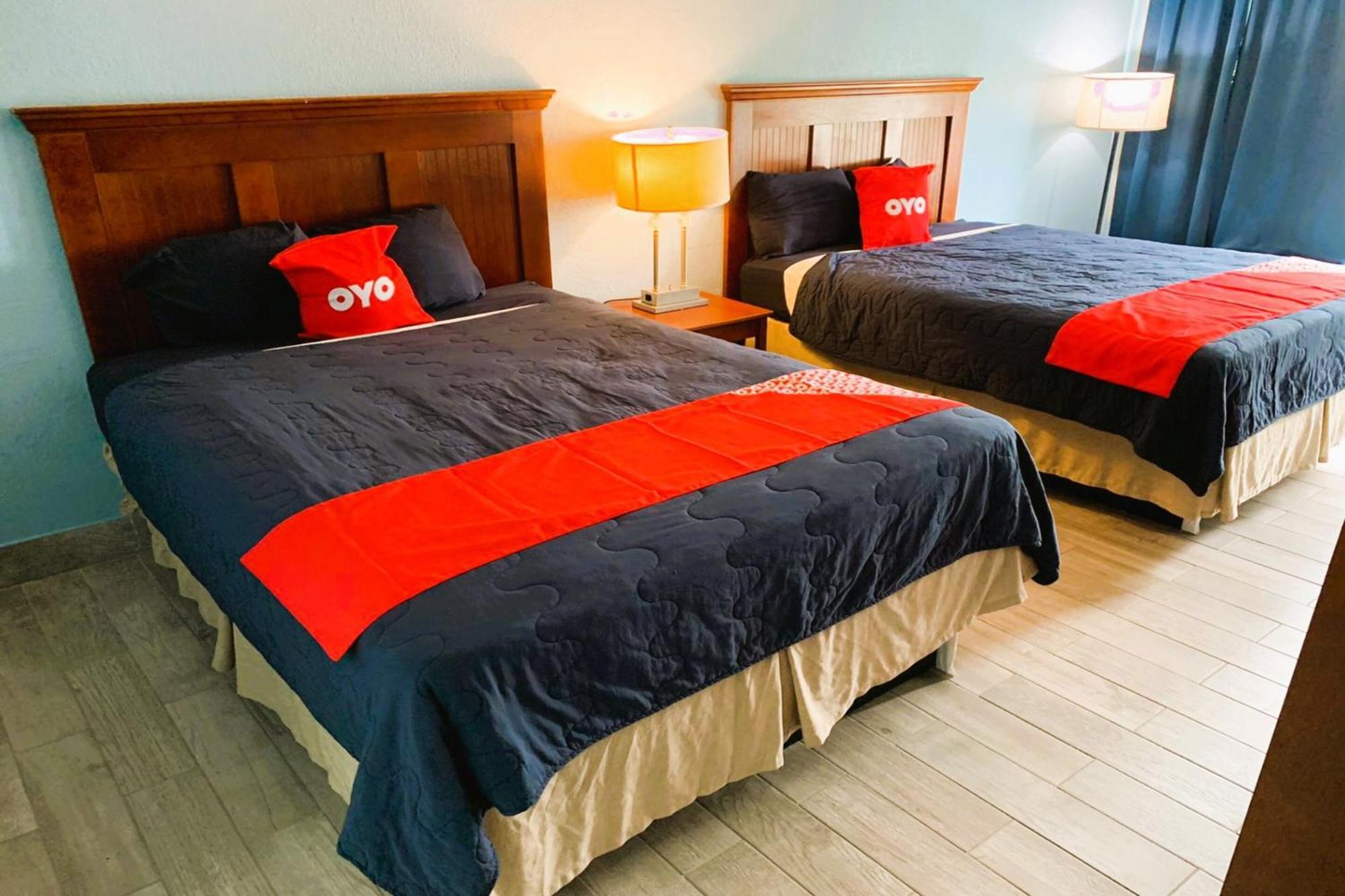 Oyo Hotel Dundee By Crystal Lake Zewnętrze zdjęcie