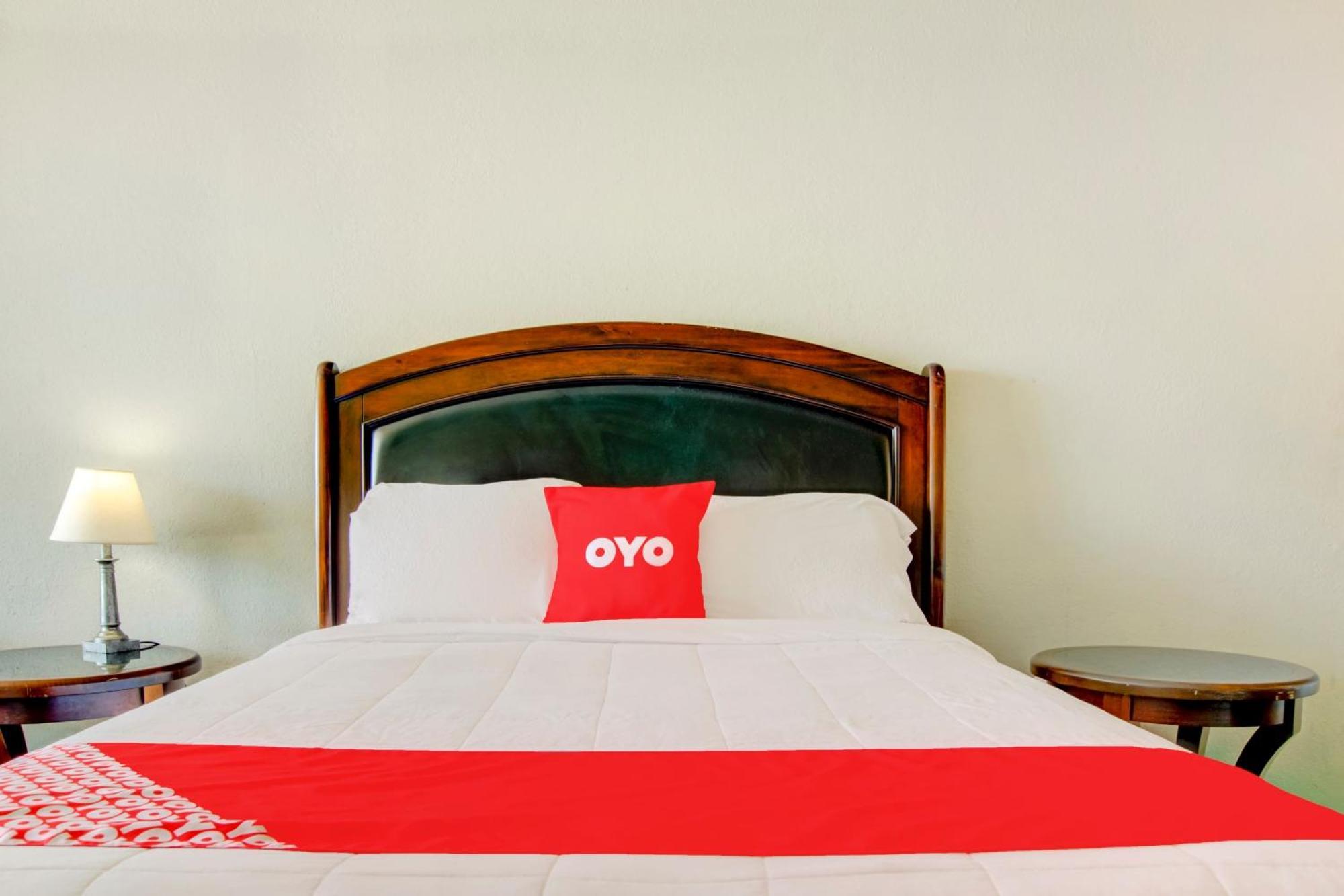 Oyo Hotel Dundee By Crystal Lake Zewnętrze zdjęcie