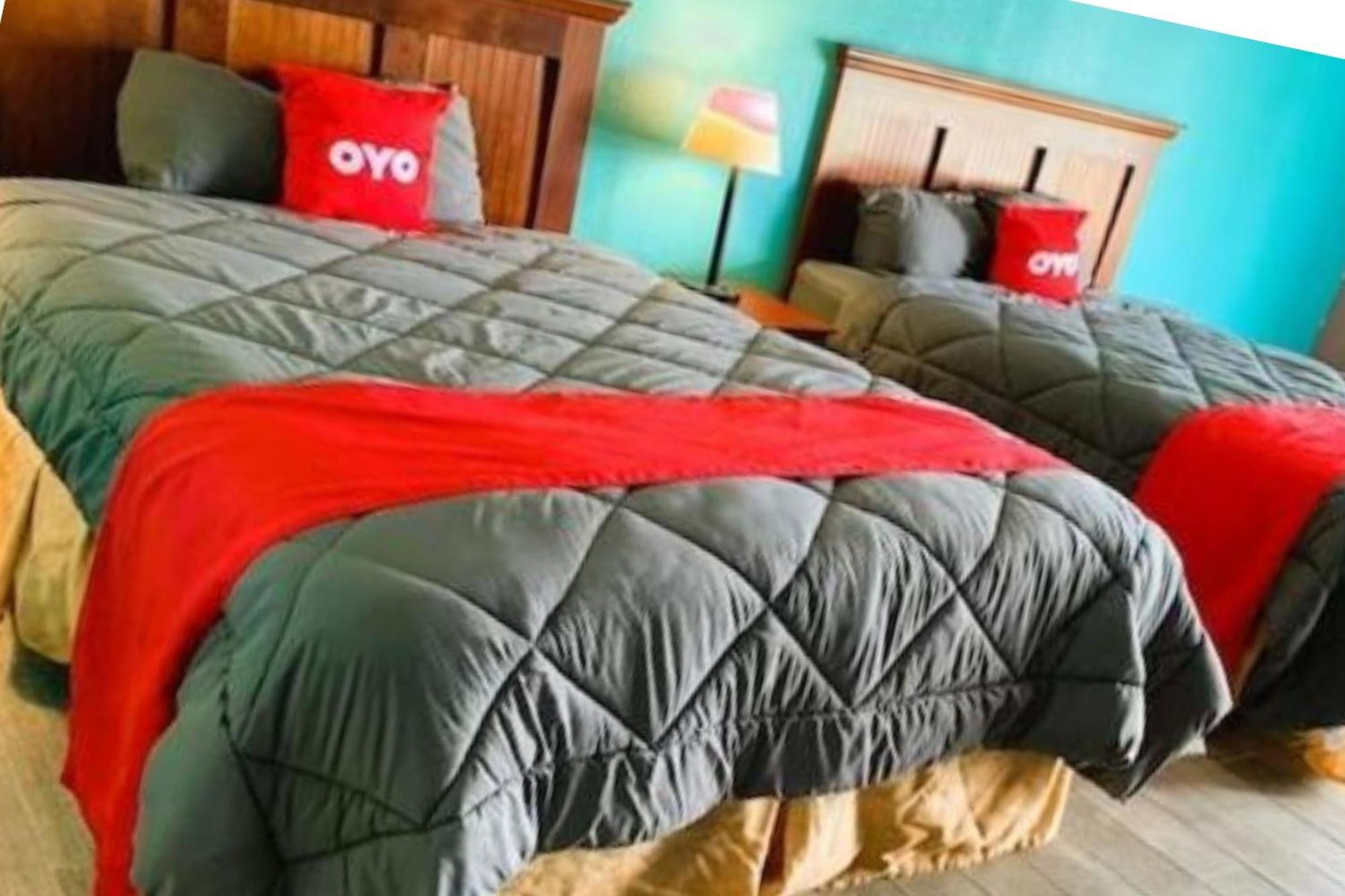 Oyo Hotel Dundee By Crystal Lake Zewnętrze zdjęcie